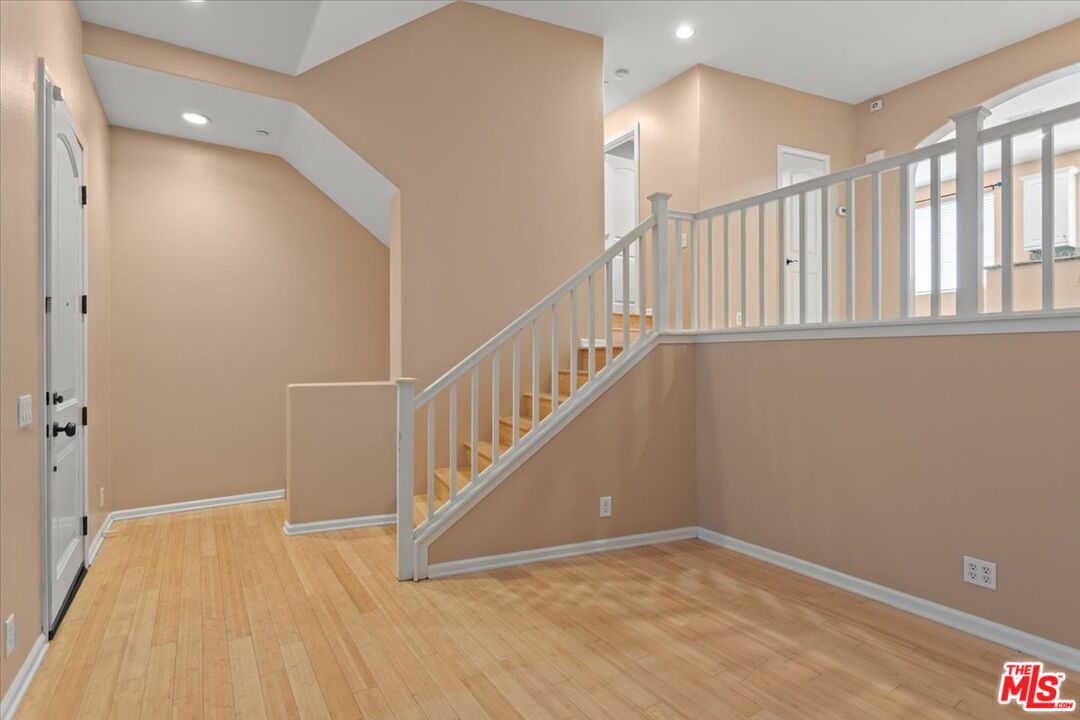 1749 Grand Ave Unit: 6