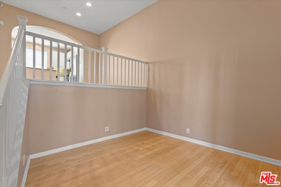 1749 Grand Ave Unit: 6