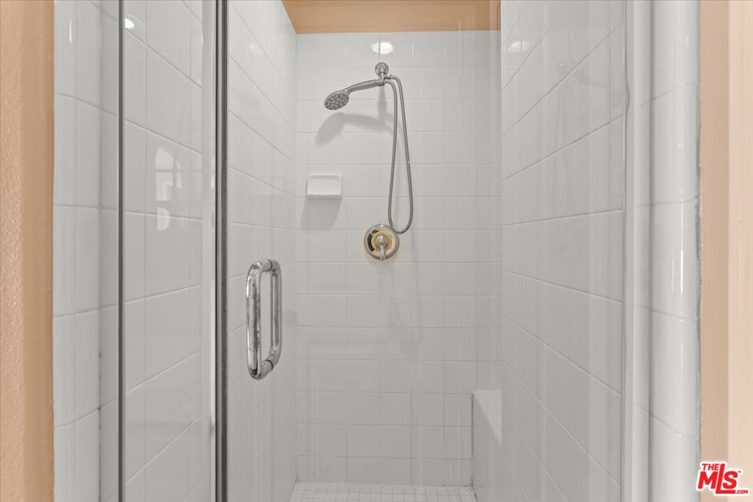 1749 Grand Ave Unit: 6