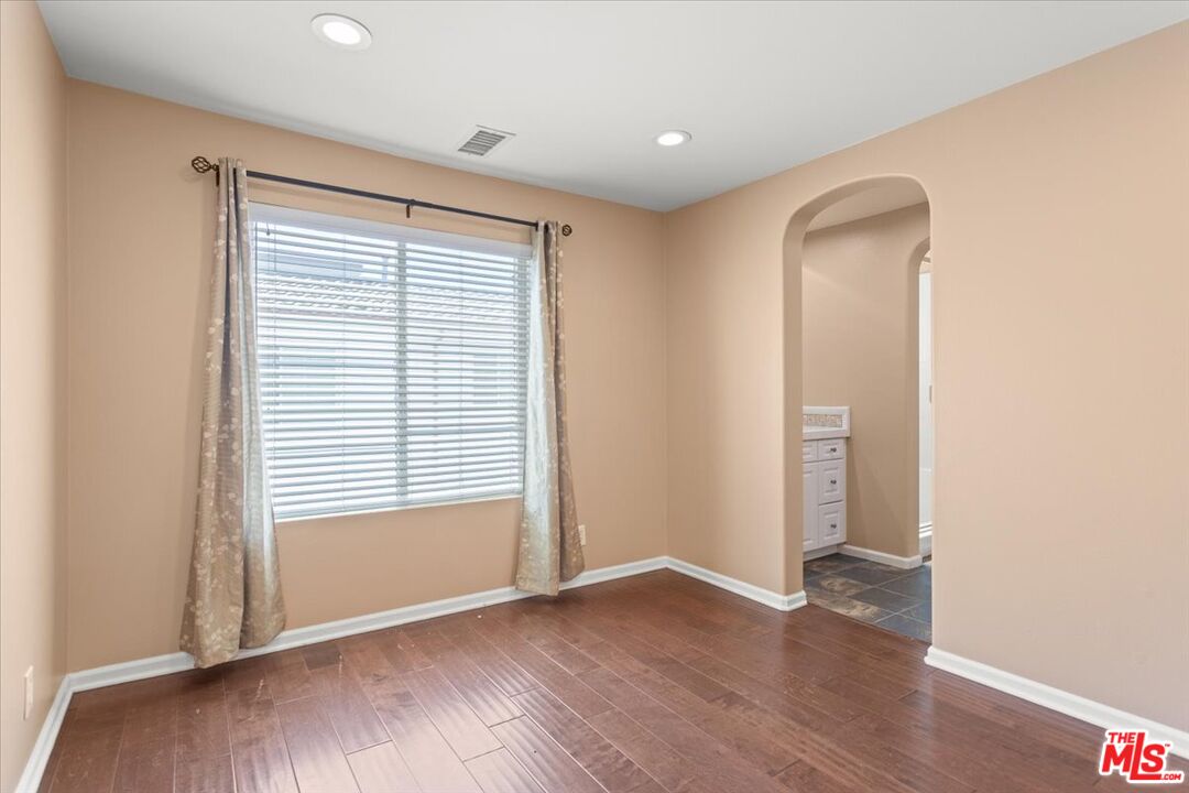 1749 Grand Ave Unit: 6