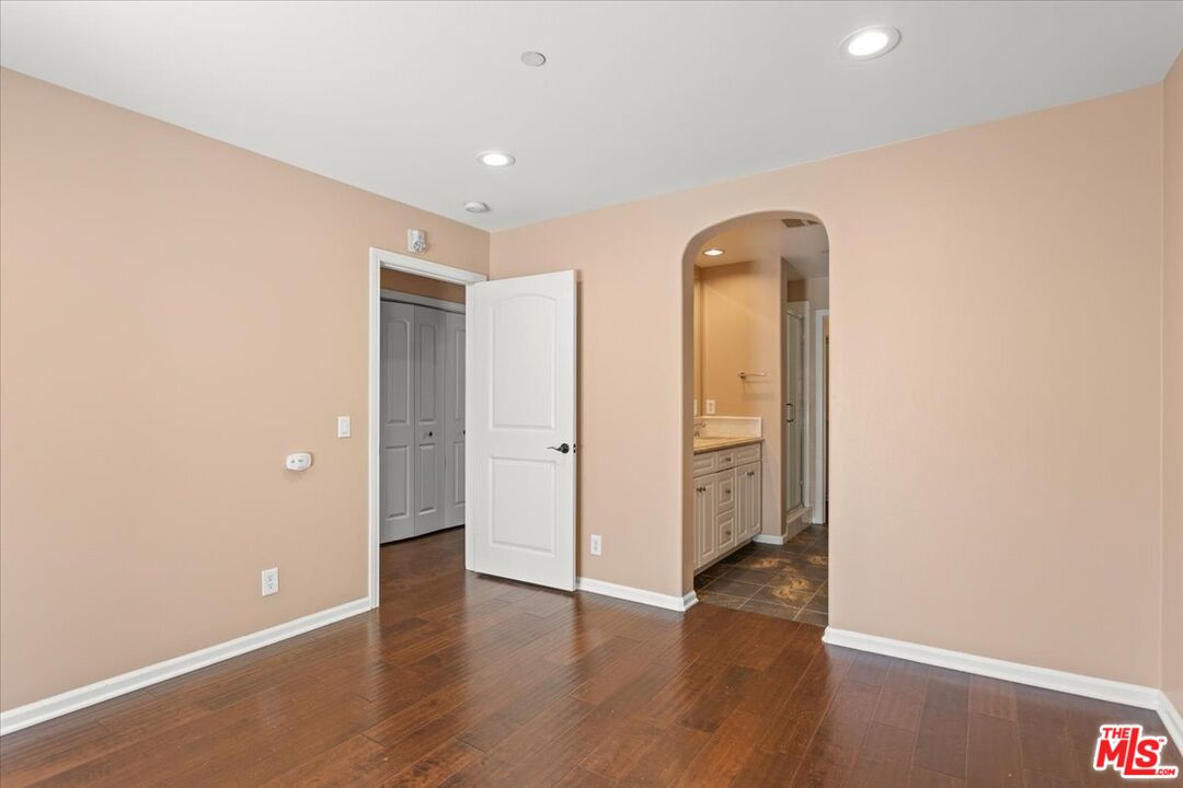 1749 Grand Ave Unit: 6