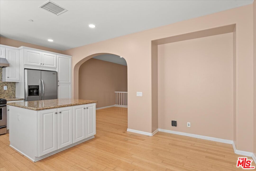 1749 Grand Ave Unit: 6