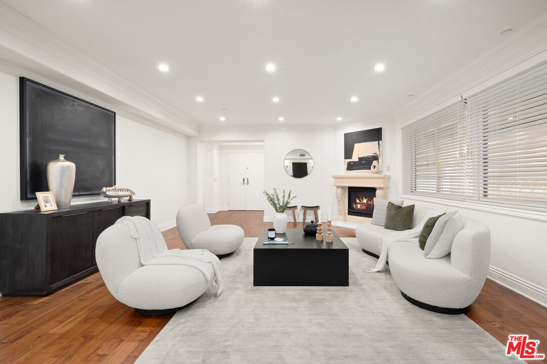 11749 Goshen Ave Unit: 102