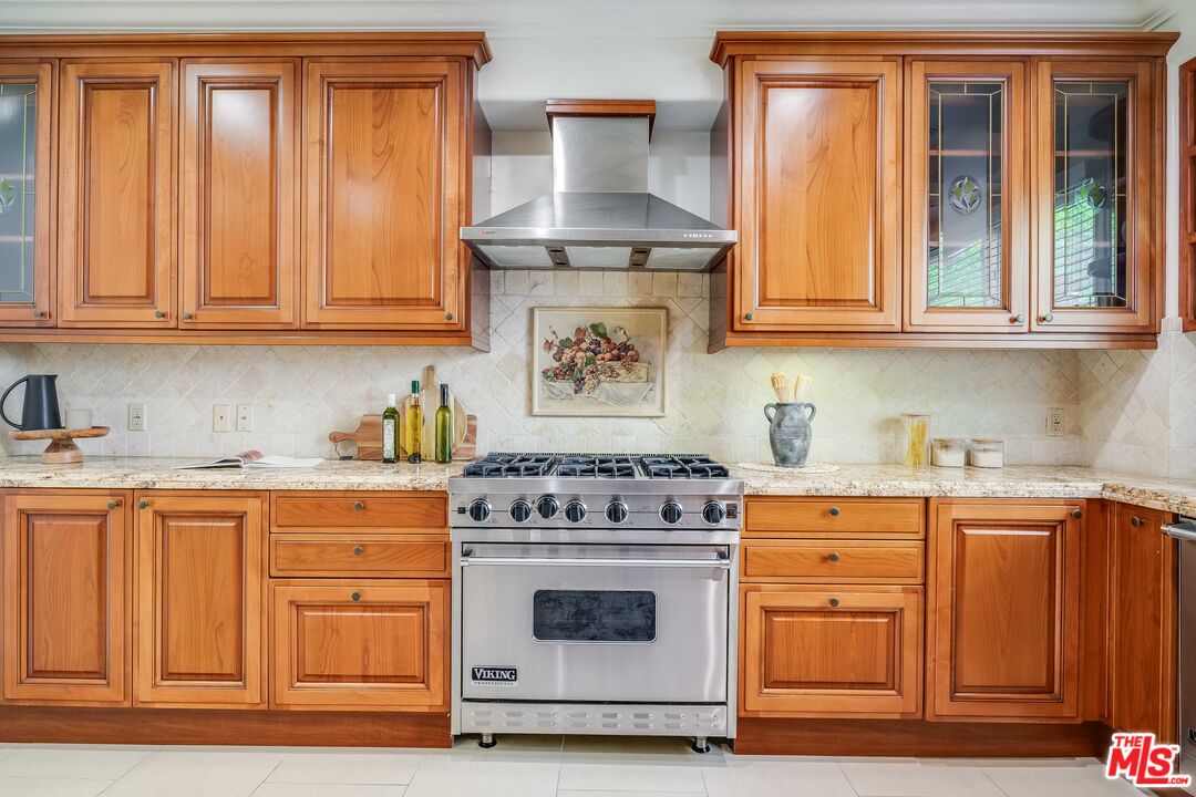 11749 Goshen Ave Unit: 102