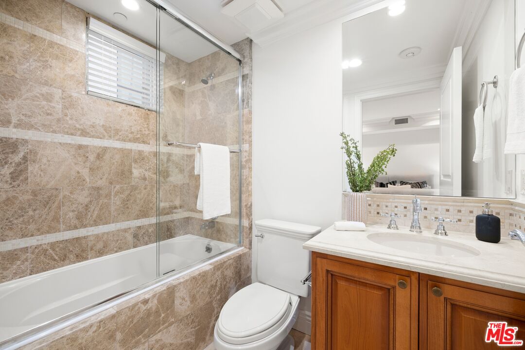 11749 Goshen Ave Unit: 102