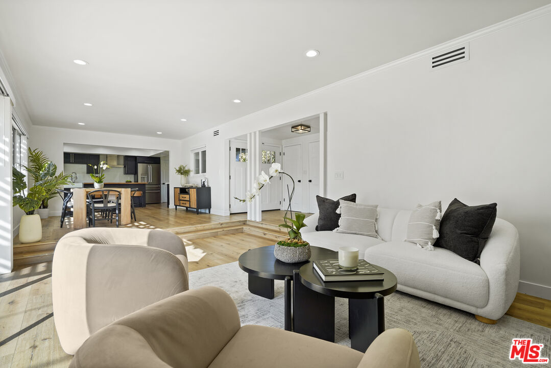 11001 Garden Grove Ave