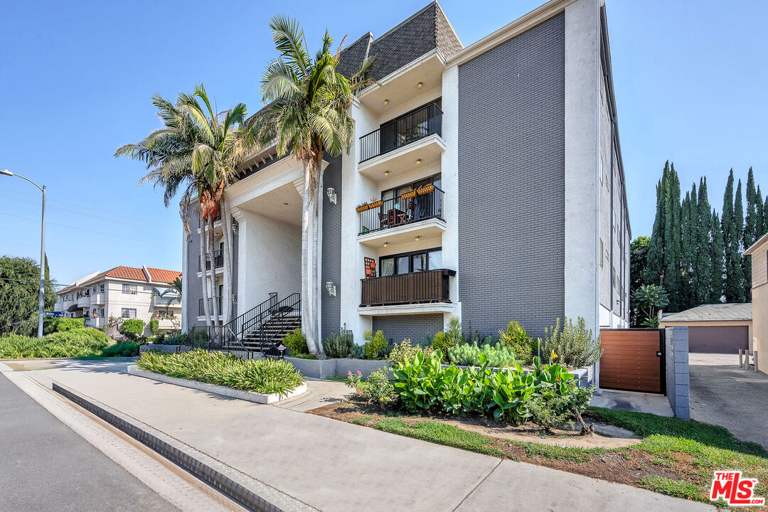 14804 Magnolia Blvd Unit: 12