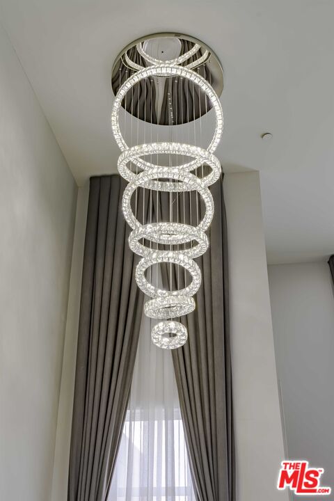 4925 Wilshire Blvd Unit: PH 302