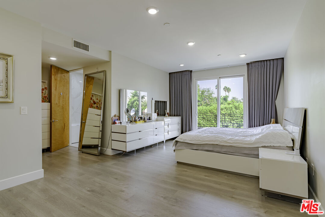 4925 Wilshire Blvd Unit: PH 302