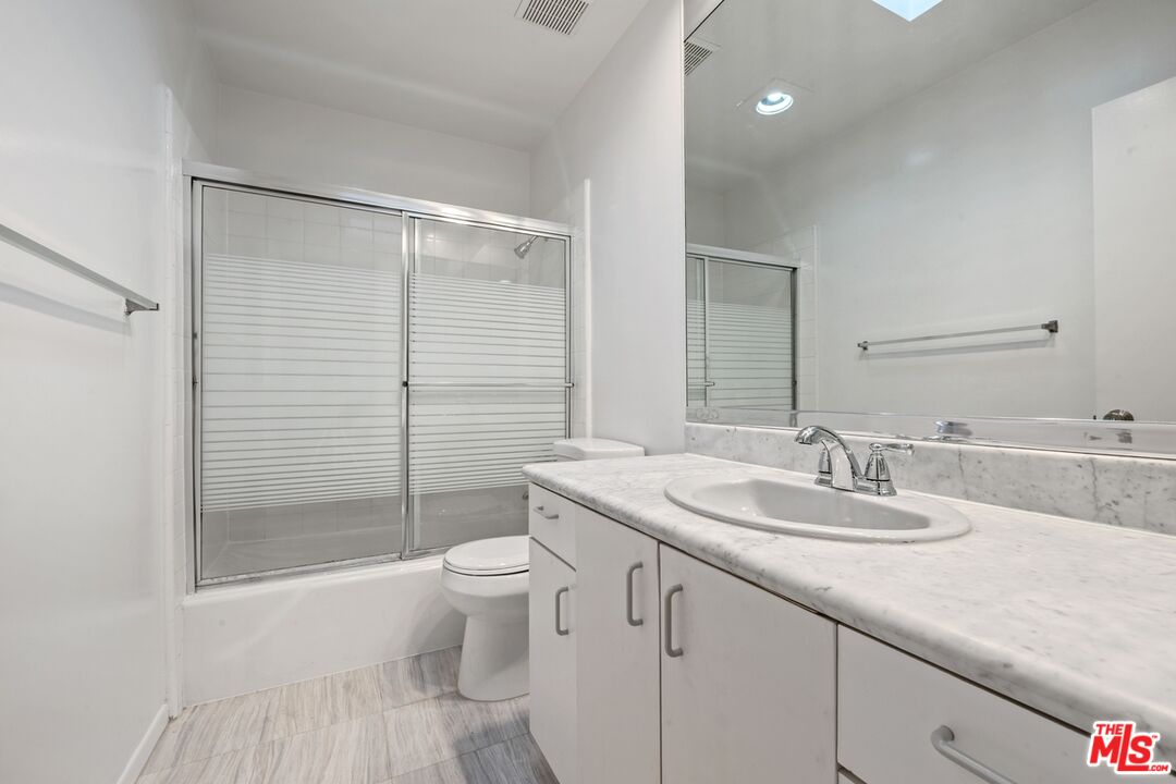 1828 Camden Ave Unit: 203