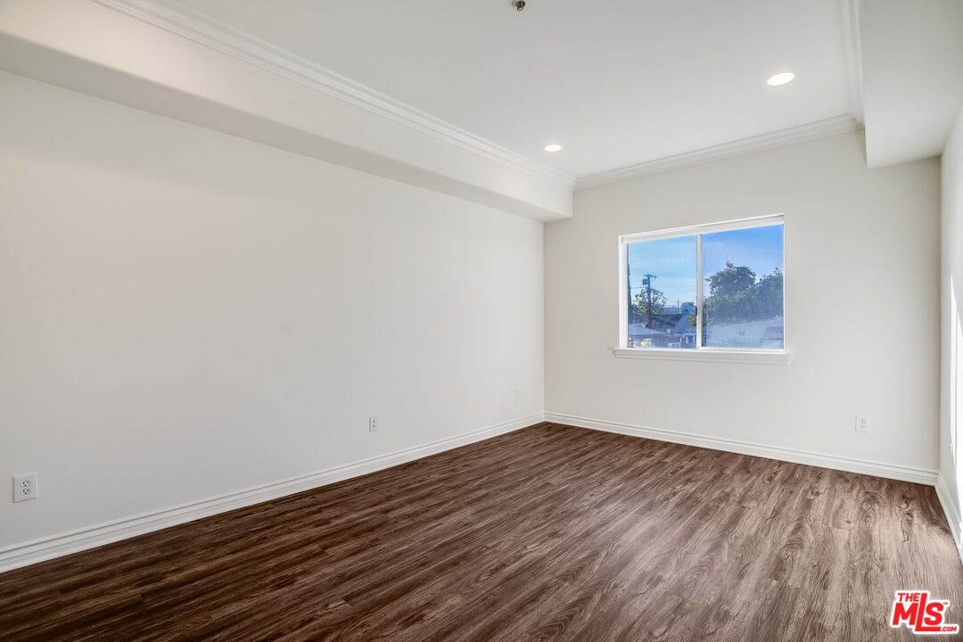 3328 Oakhurst Ave Unit: 103