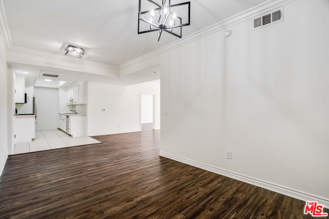 3328 Oakhurst Ave Unit: 103