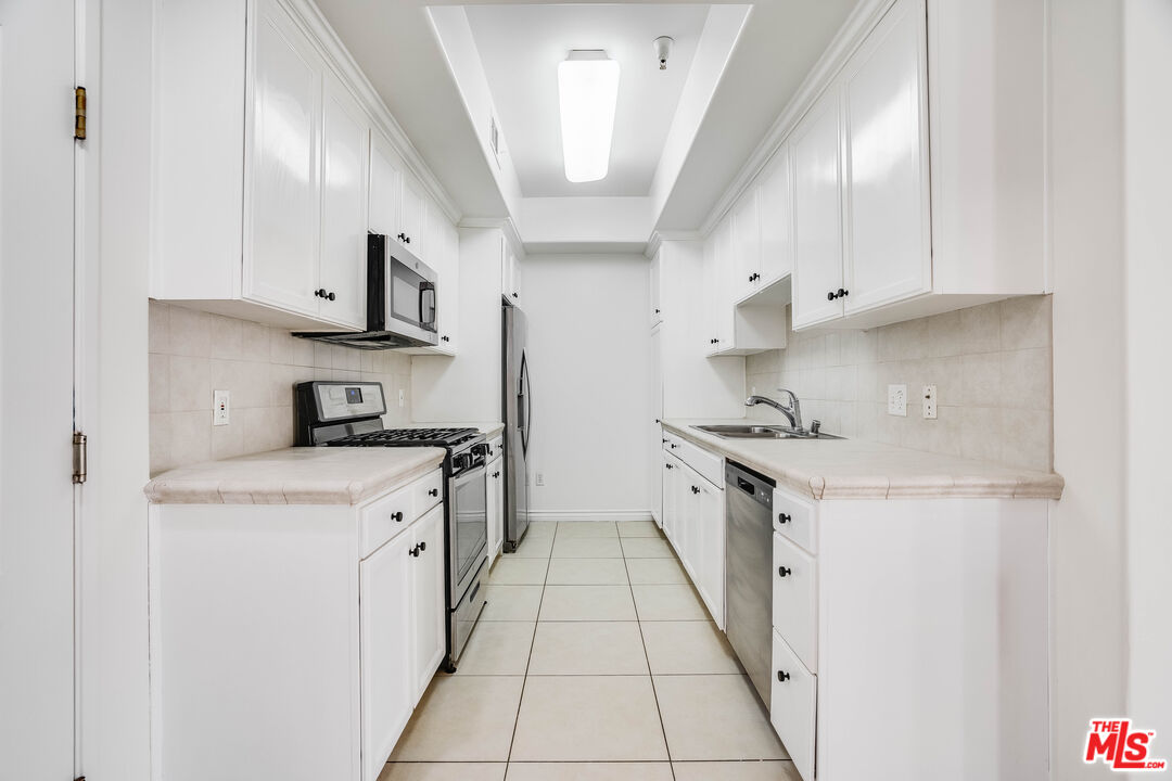 3328 Oakhurst Ave Unit: 103