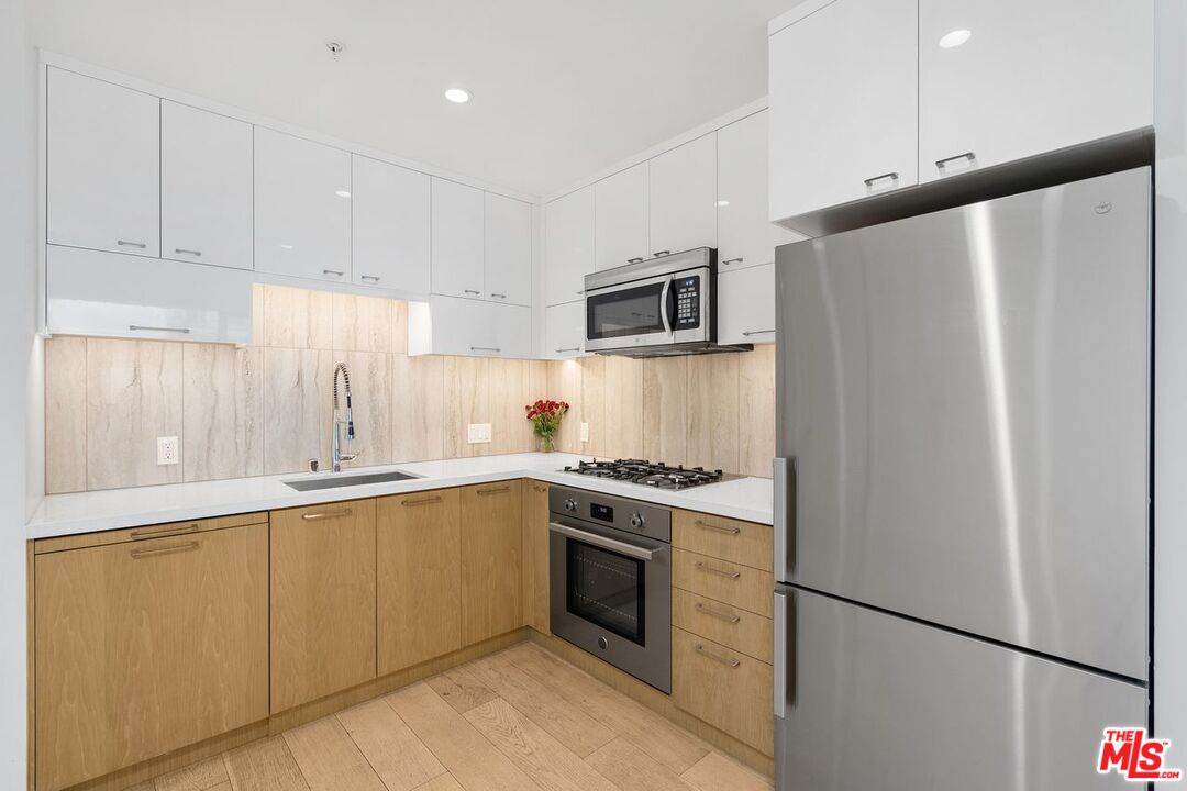 400 S Broadway Unit: 1021