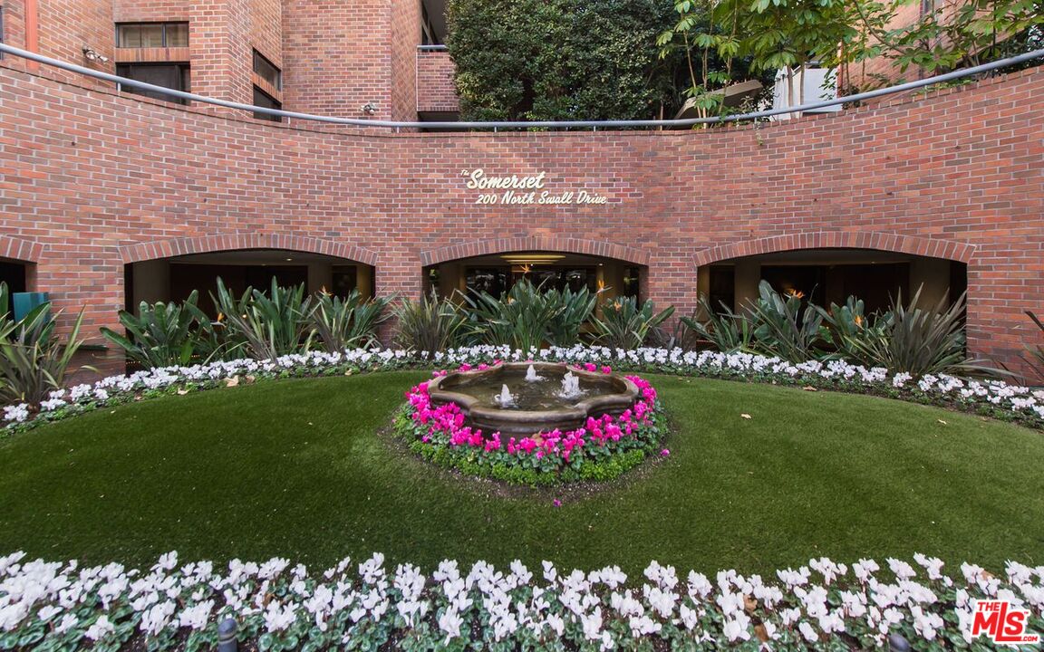 200 N Swall Dr Unit: 551