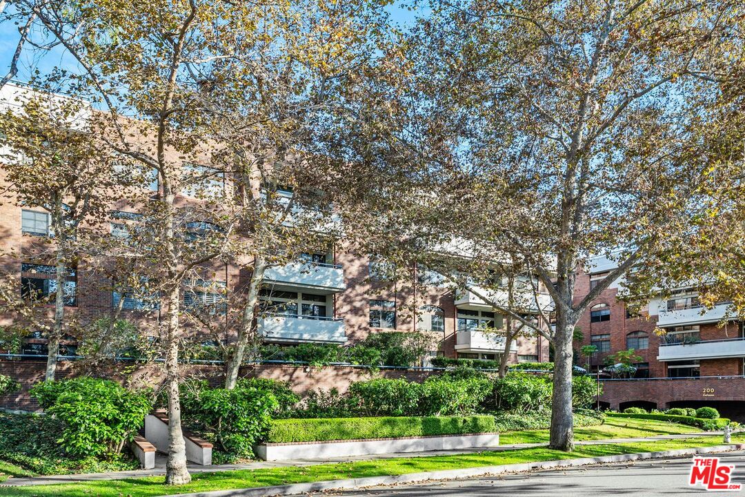 200 N Swall Dr Unit: 551