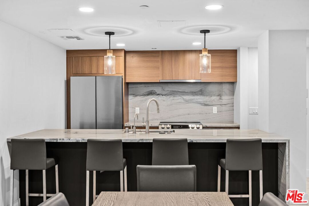 200 N Swall Dr Unit: 551