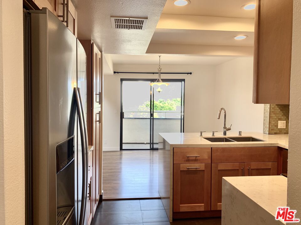 12412 Texas Ave Unit: 302