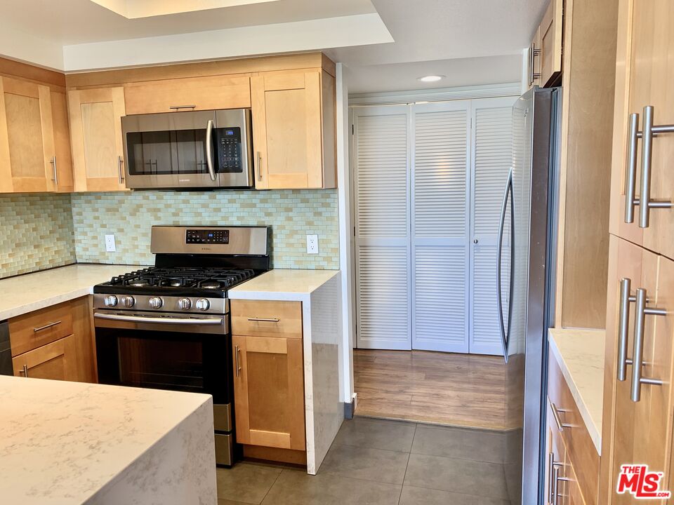 12412 Texas Ave Unit: 302