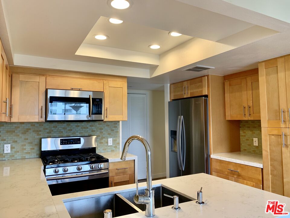 12412 Texas Ave Unit: 302