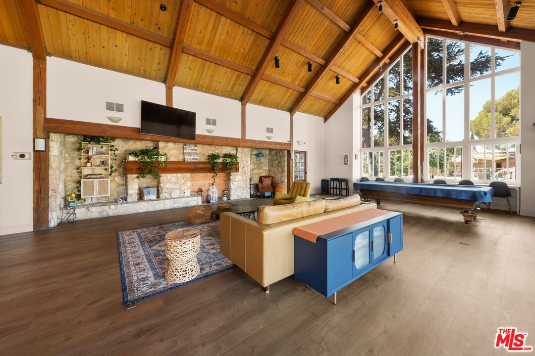 6425 Green Valley Cir Unit: 302