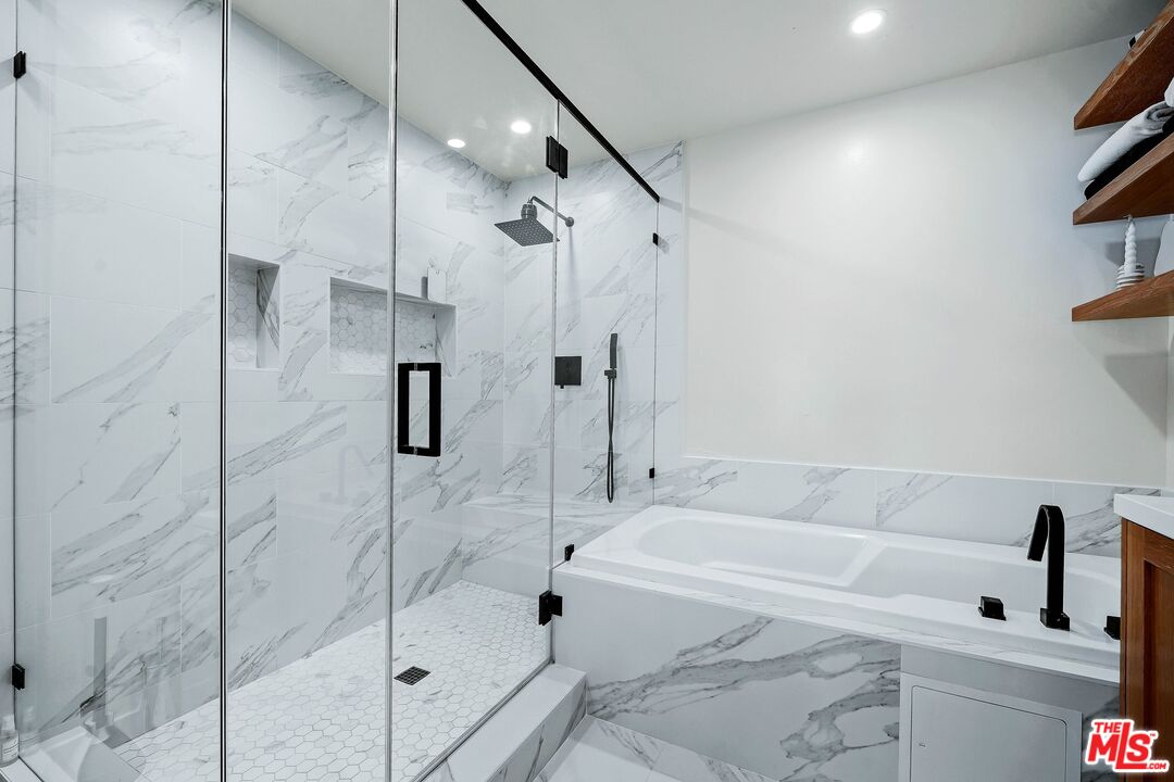 123 S Clark Dr Unit: 104