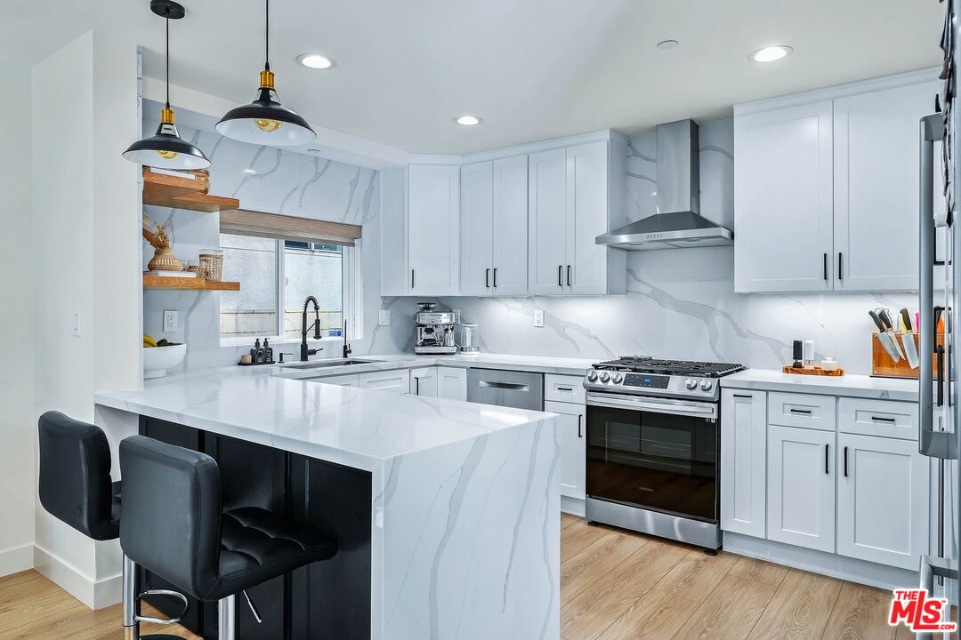 123 S Clark Dr Unit: 104