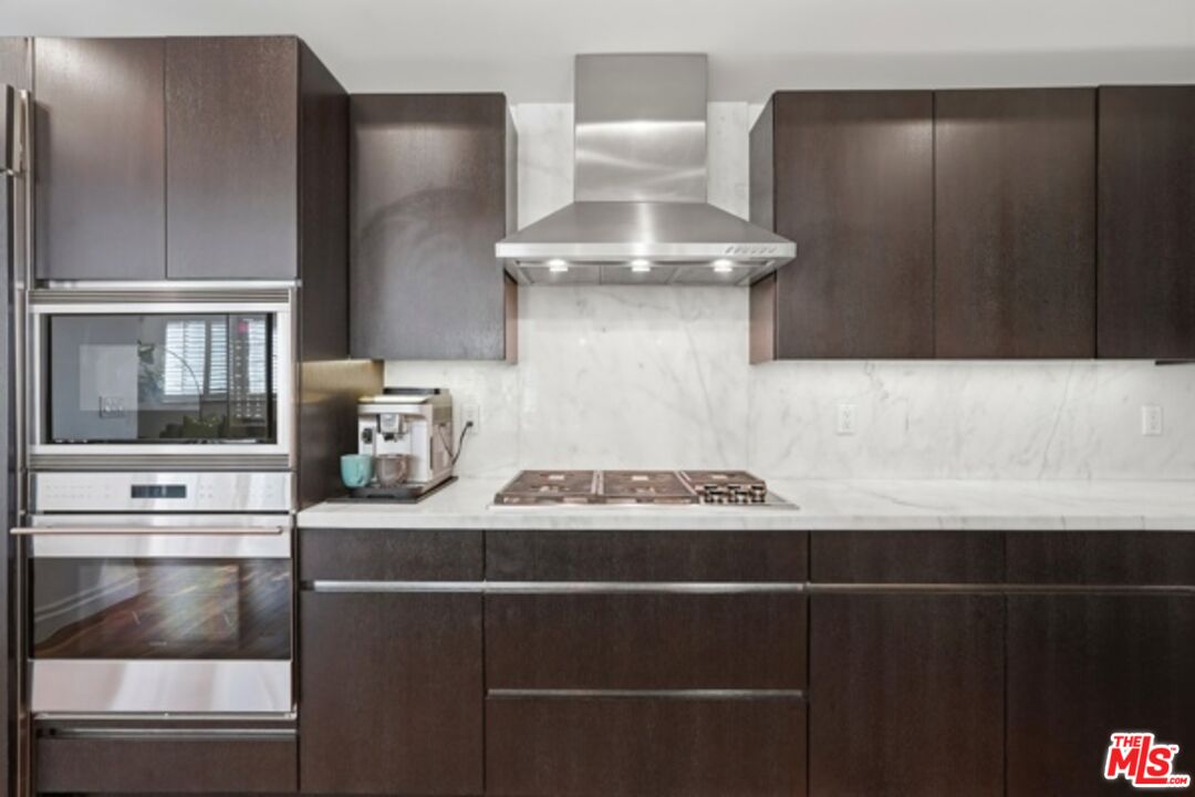 4661 Wilshire Blvd Unit: 204