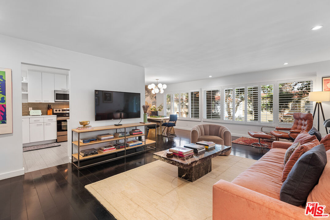 165 N Swall Dr Unit: 201