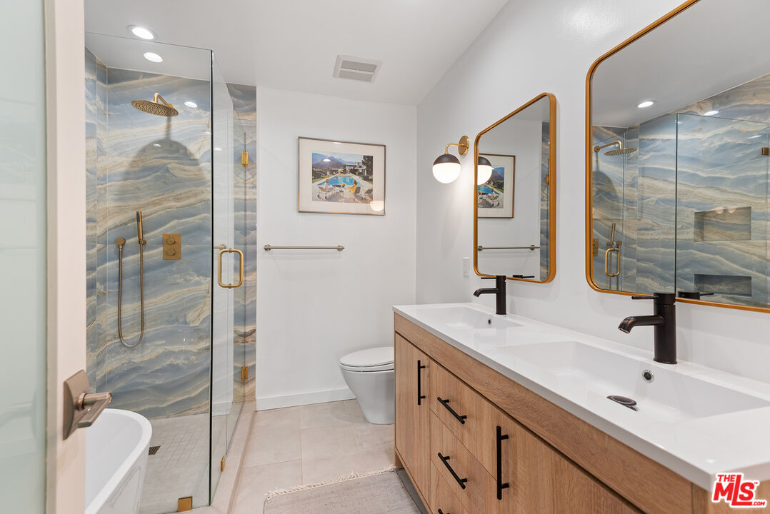 165 N Swall Dr Unit: 201