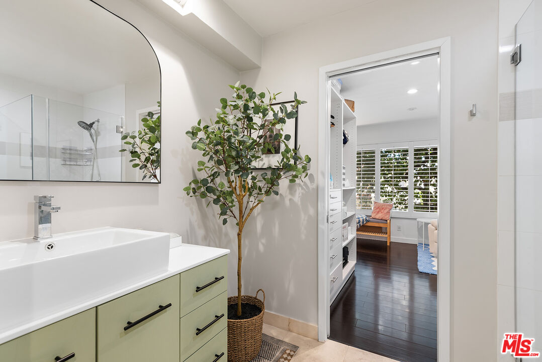 165 N Swall Dr Unit: 201