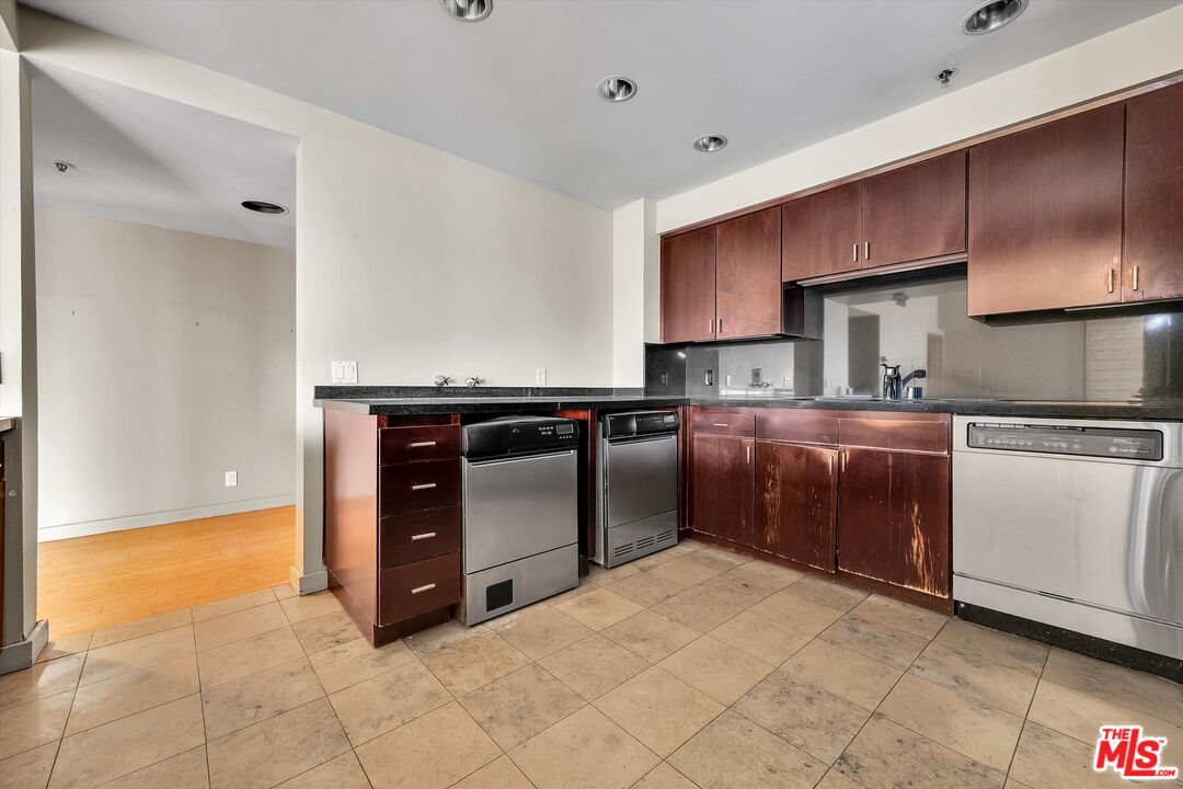 10445 Wilshire Blvd Unit: 904