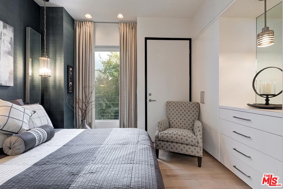 1137 Hacienda Pl Unit: 104