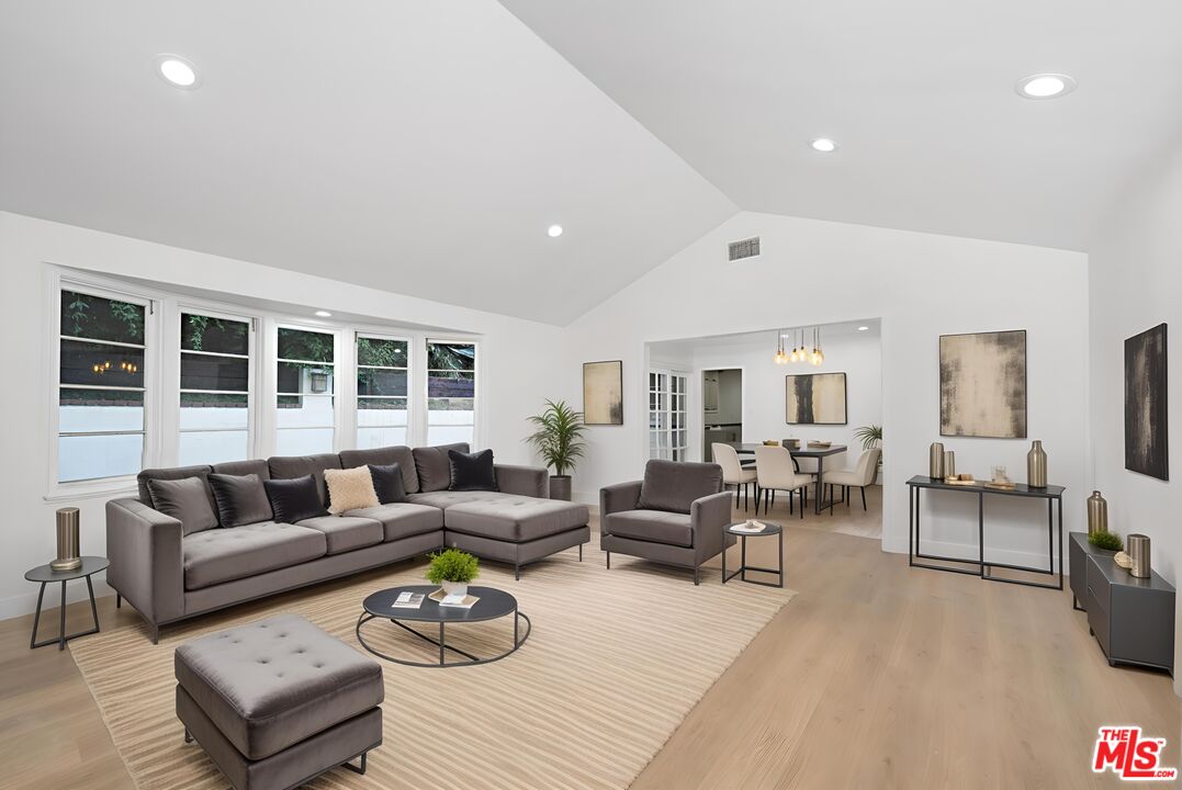 1805 Nichols Canyon Rd