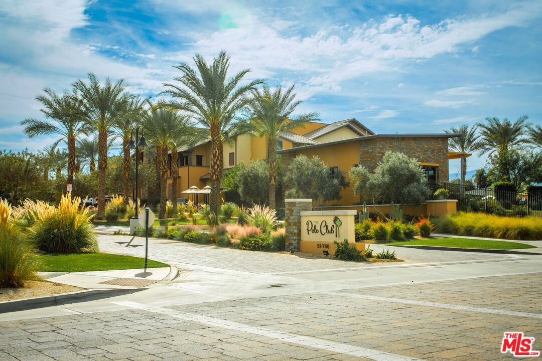 82425 Murray Canyon Dr