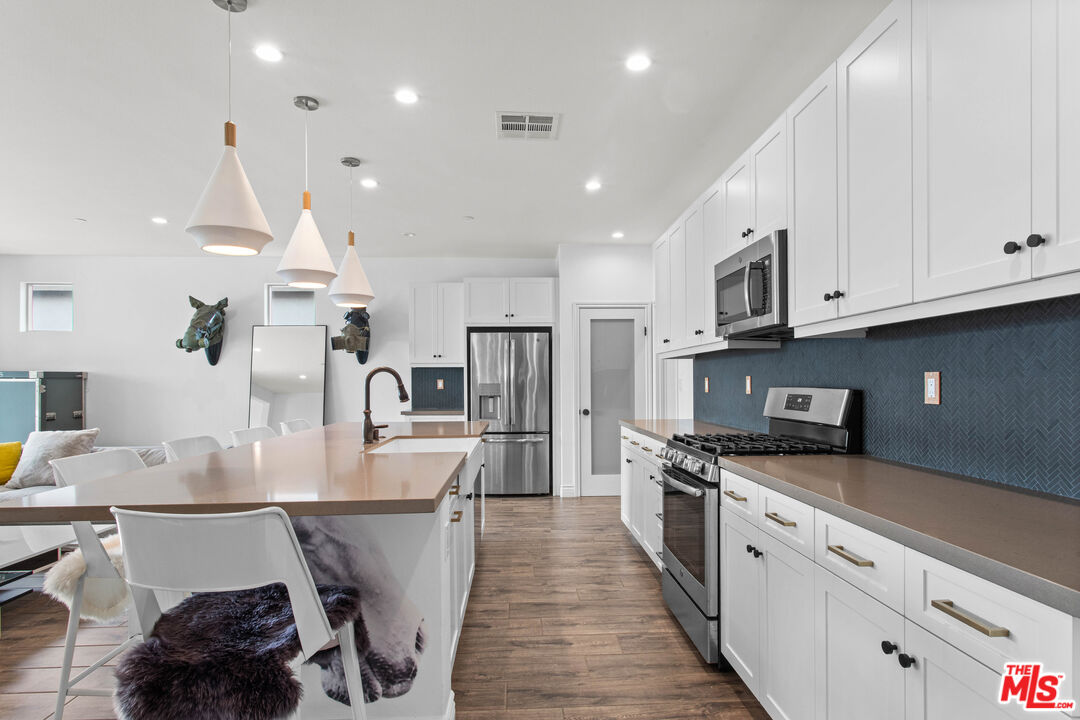 82425 Murray Canyon Dr