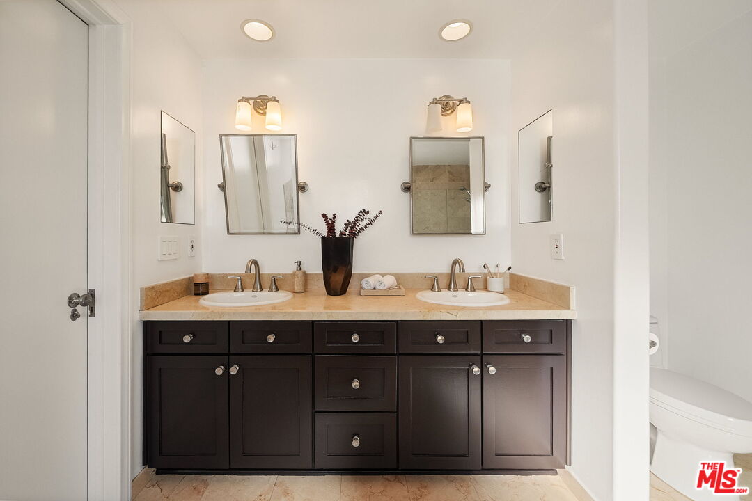 11916 Gorham Ave Unit: 302