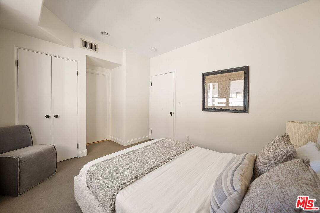 11916 Gorham Ave Unit: 302