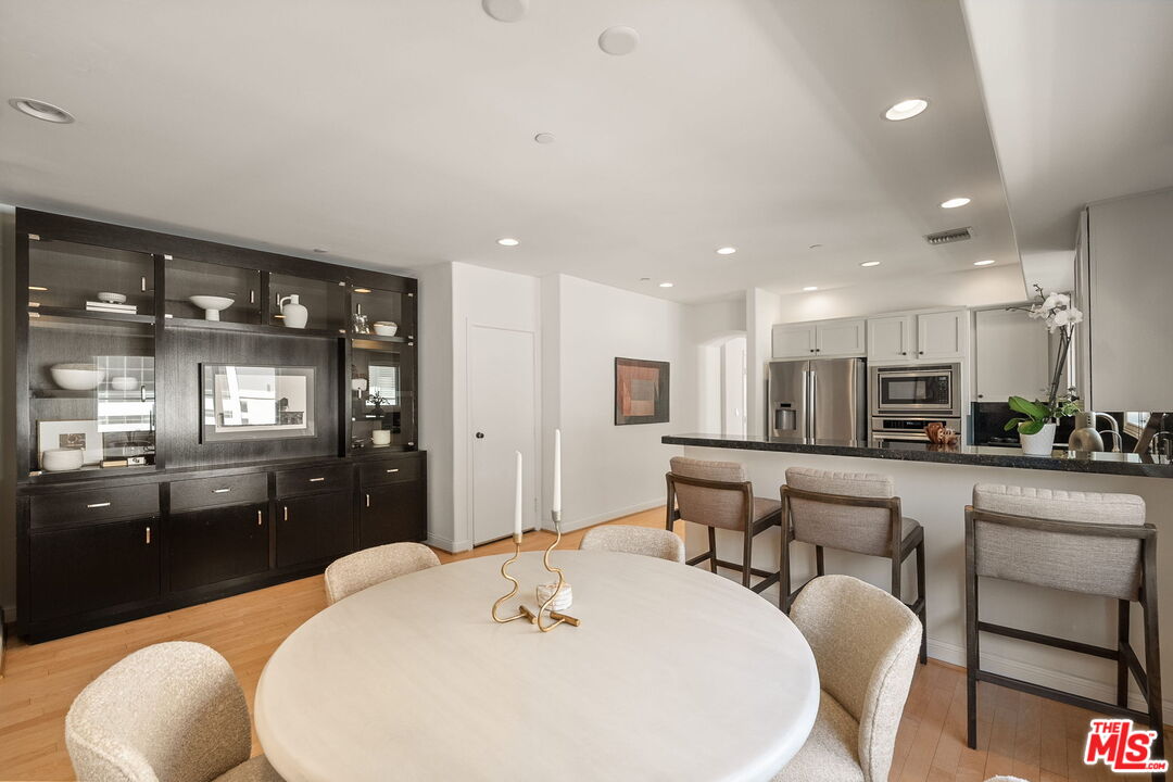 11916 Gorham Ave Unit: 302