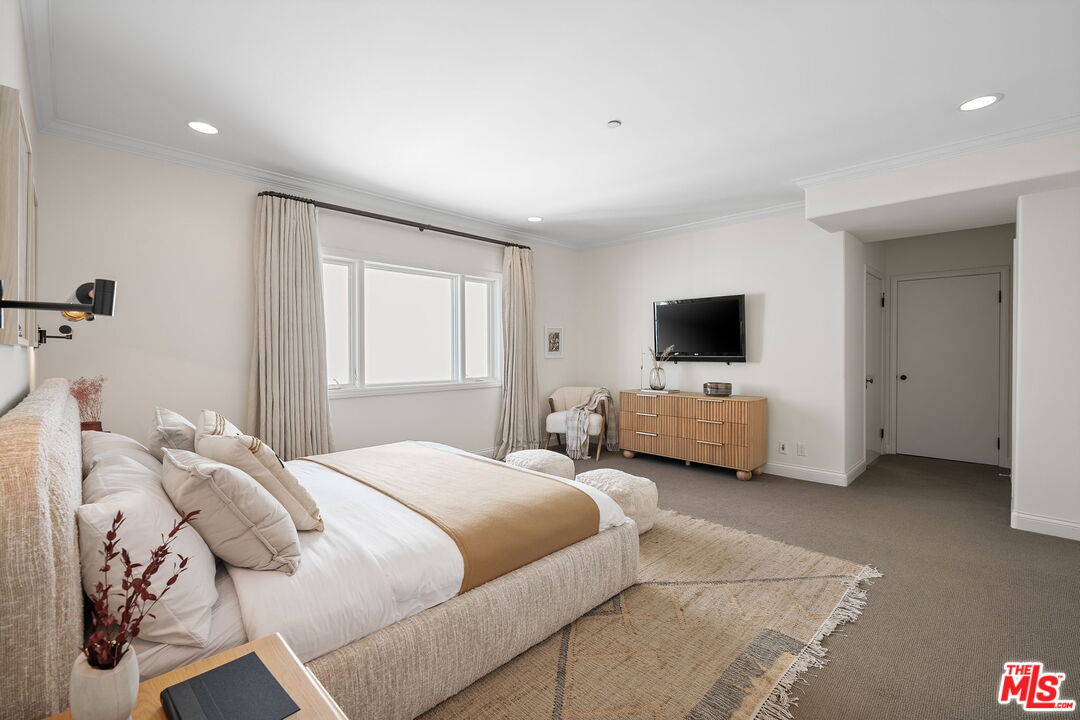 11916 Gorham Ave Unit: 302