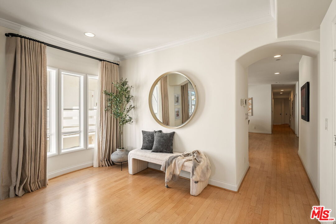 11916 Gorham Ave Unit: 302