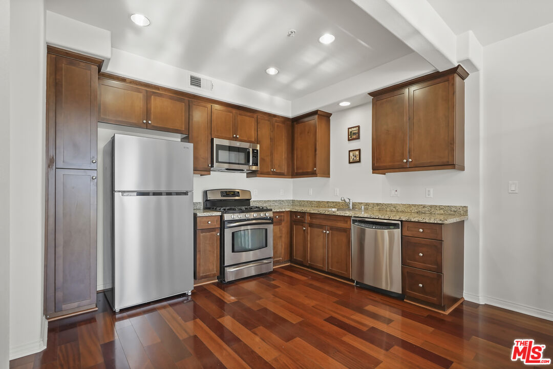 360 W Avenue 26 Unit: 318