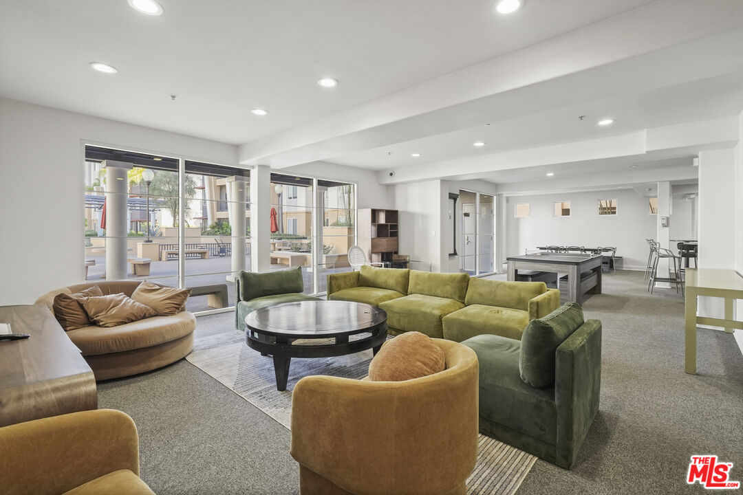 360 W Avenue 26 Unit: 318