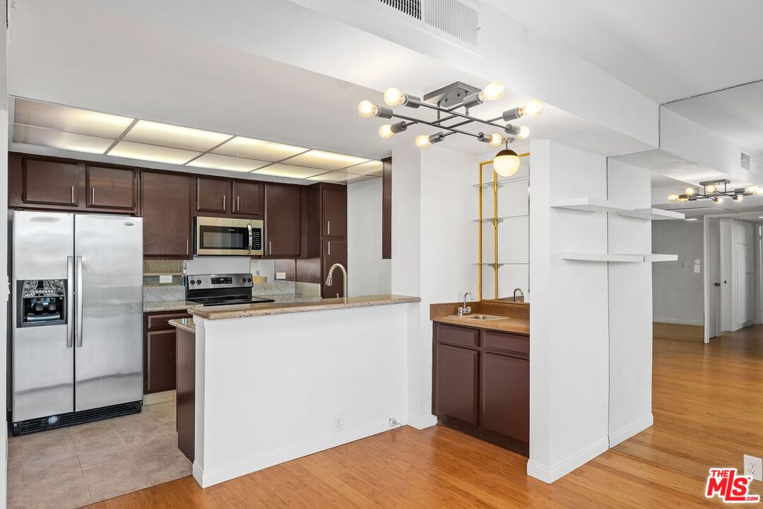 10535 Wilshire Blvd Unit: 904