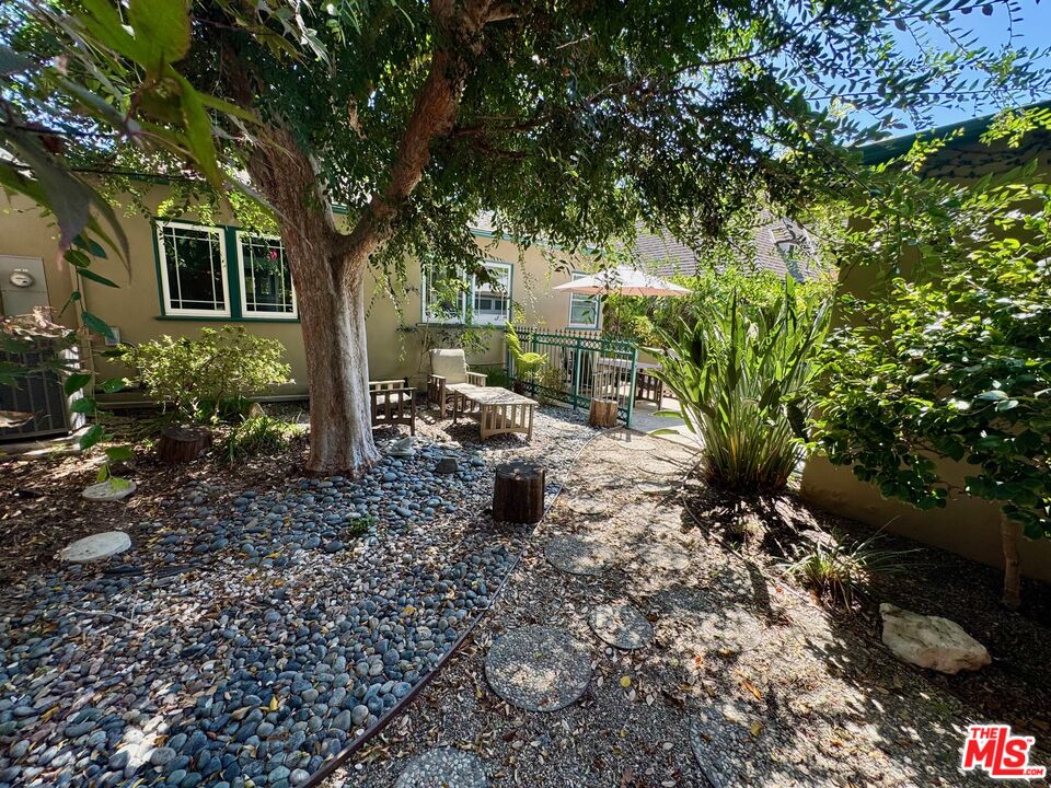 511 N Sweetzer Ave