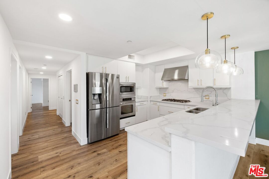 311 S Gramercy Pl Unit: 303