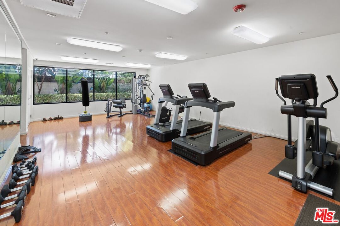 311 S Gramercy Pl Unit: 303