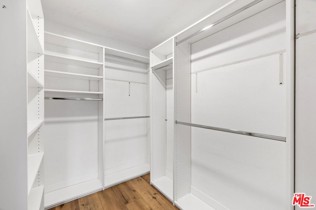 311 S Gramercy Pl Unit: 303