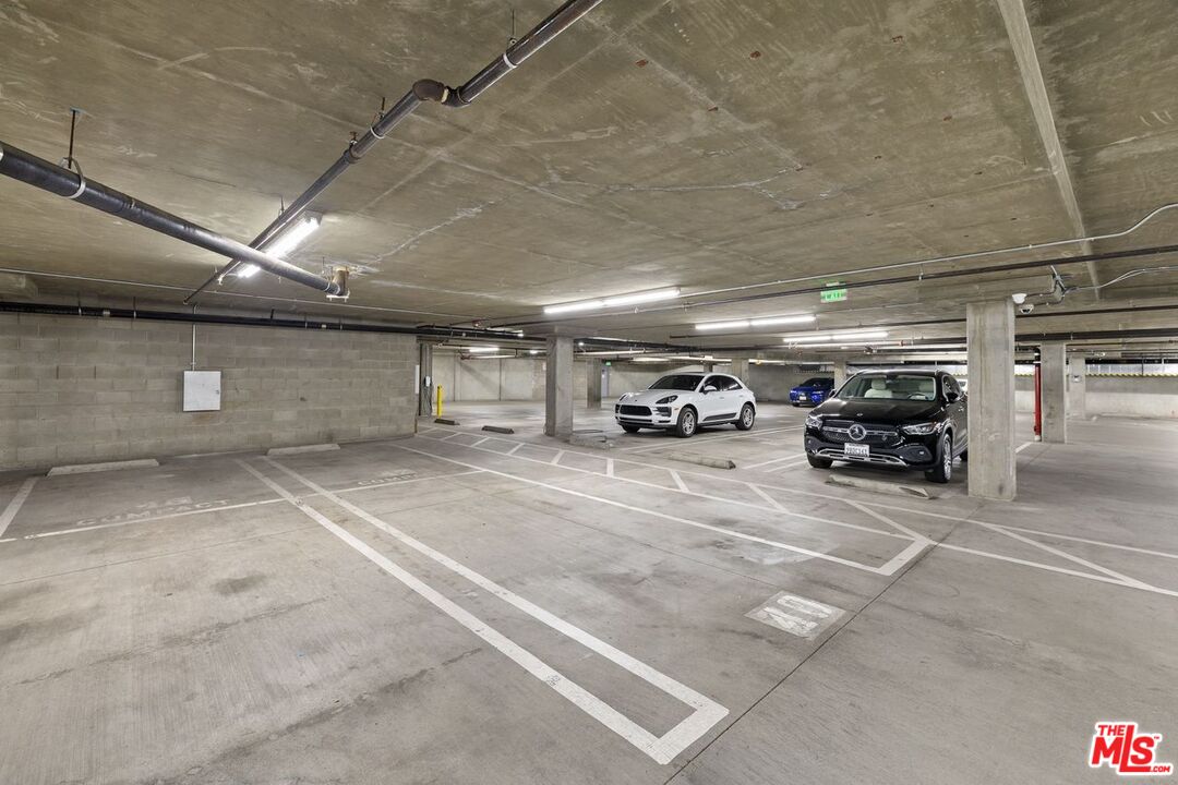 311 S Gramercy Pl Unit: 303