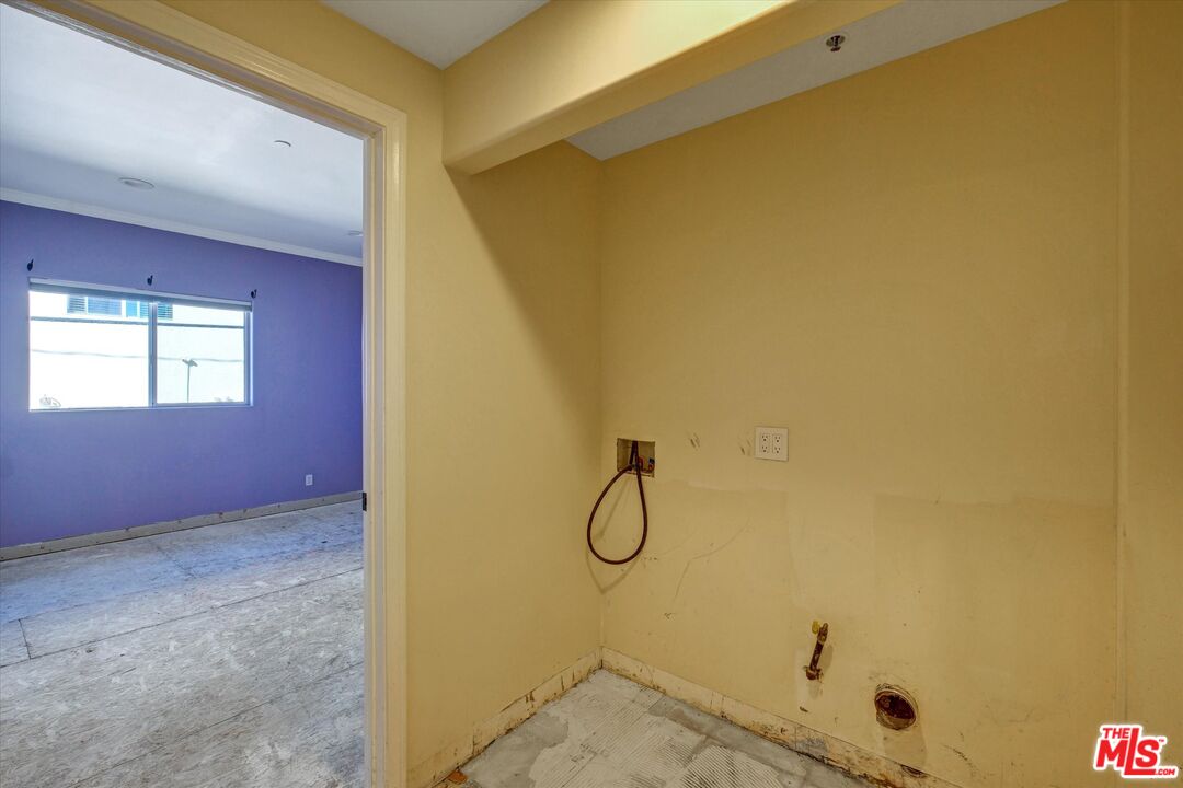 621 E Olive Ave Unit: 106